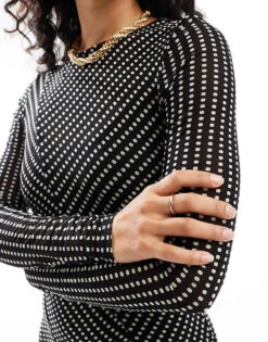 Forever New Textured Spliced Maxi Dress In Black Dot For Women Black Geo Spot -Layered Dress 206930394 3