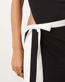 Forever New Contrast Bow Cut-out Maxi Dress In Black For Women Black/ivory -Layered Dress 207241001 3